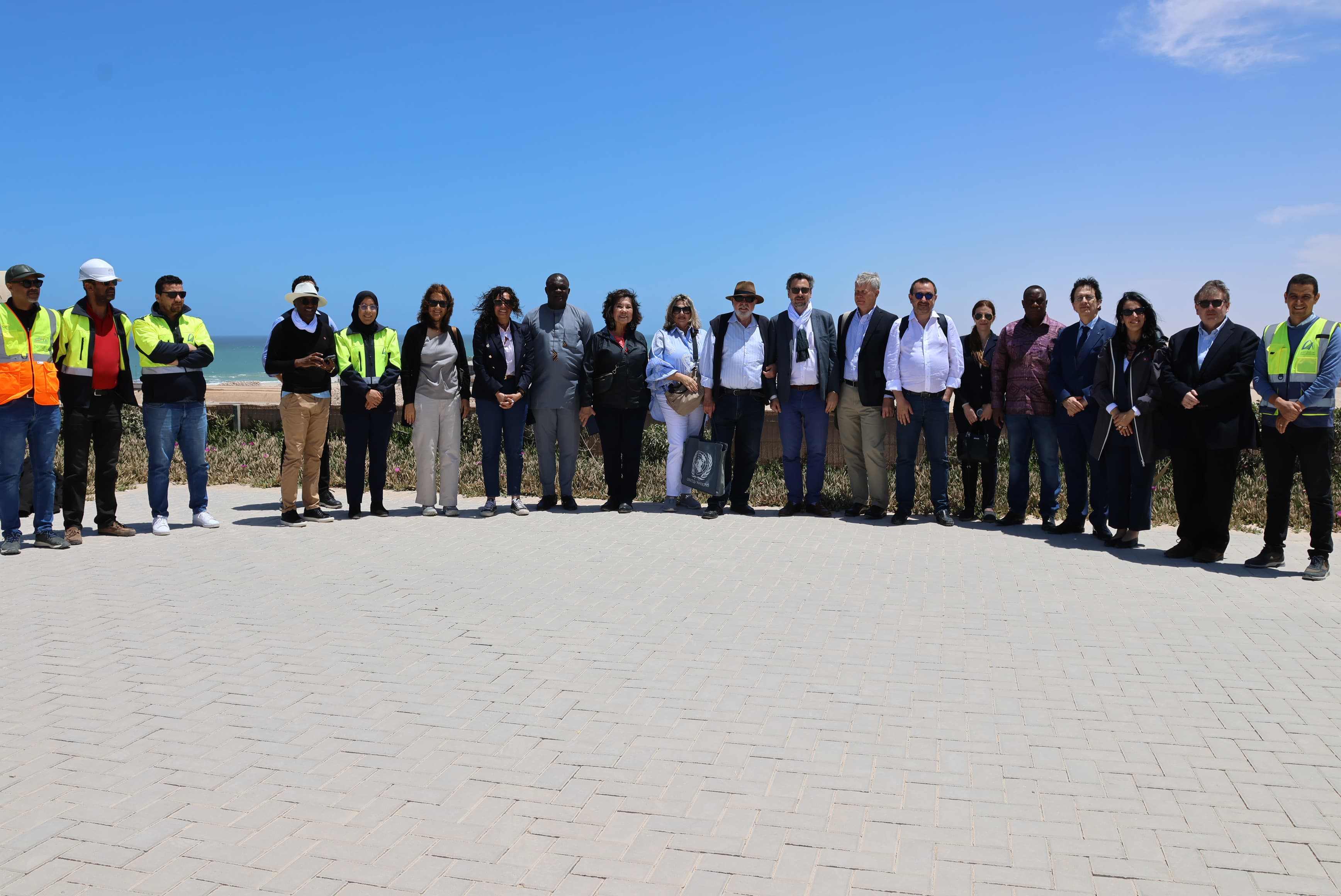  Les participants à la deuxième Policy Conference de la Coalition pour l’Autonomie au Sahara (AUSACO) ont effectué, mercredi, une visite au port Dakhla Atlantique, au terme des travaux de cette rencontre académique.  À cette occasion, les participants ont souligné que ce méga projet contribuera de manière concrète à la réalisation du plan d’action de l’Initiative Royale Atlantique visant à ouvrir de nouvelles perspectives aux pays sahélo-sahariens et à impulser une dynamique économique régionale durable.